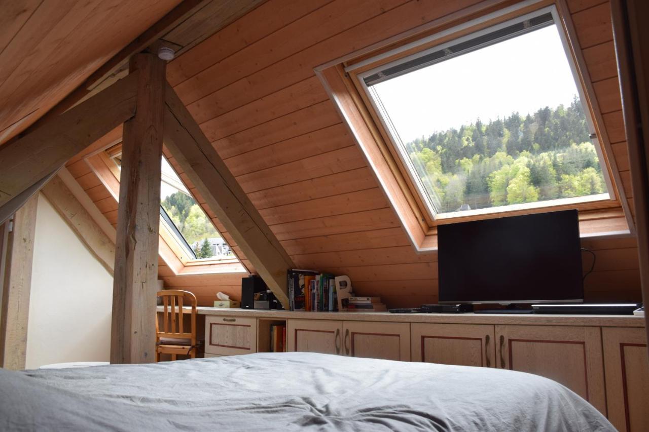 Petit Duplex De Charme Sous Les Toits Du Mont-Dore エクステリア 写真