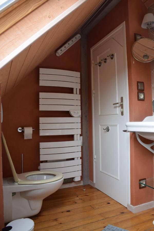 Petit Duplex De Charme Sous Les Toits Du Mont-Dore エクステリア 写真