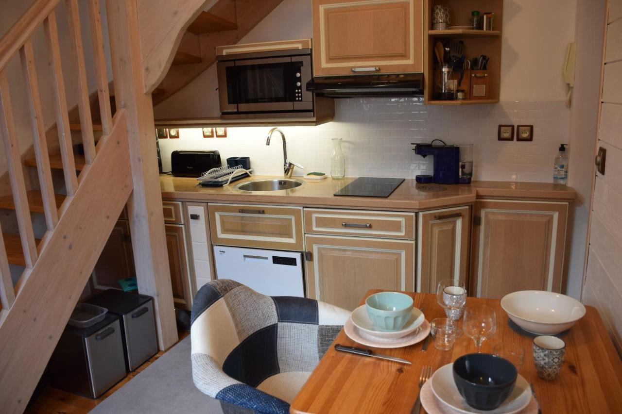 Petit Duplex De Charme Sous Les Toits Du Mont-Dore エクステリア 写真