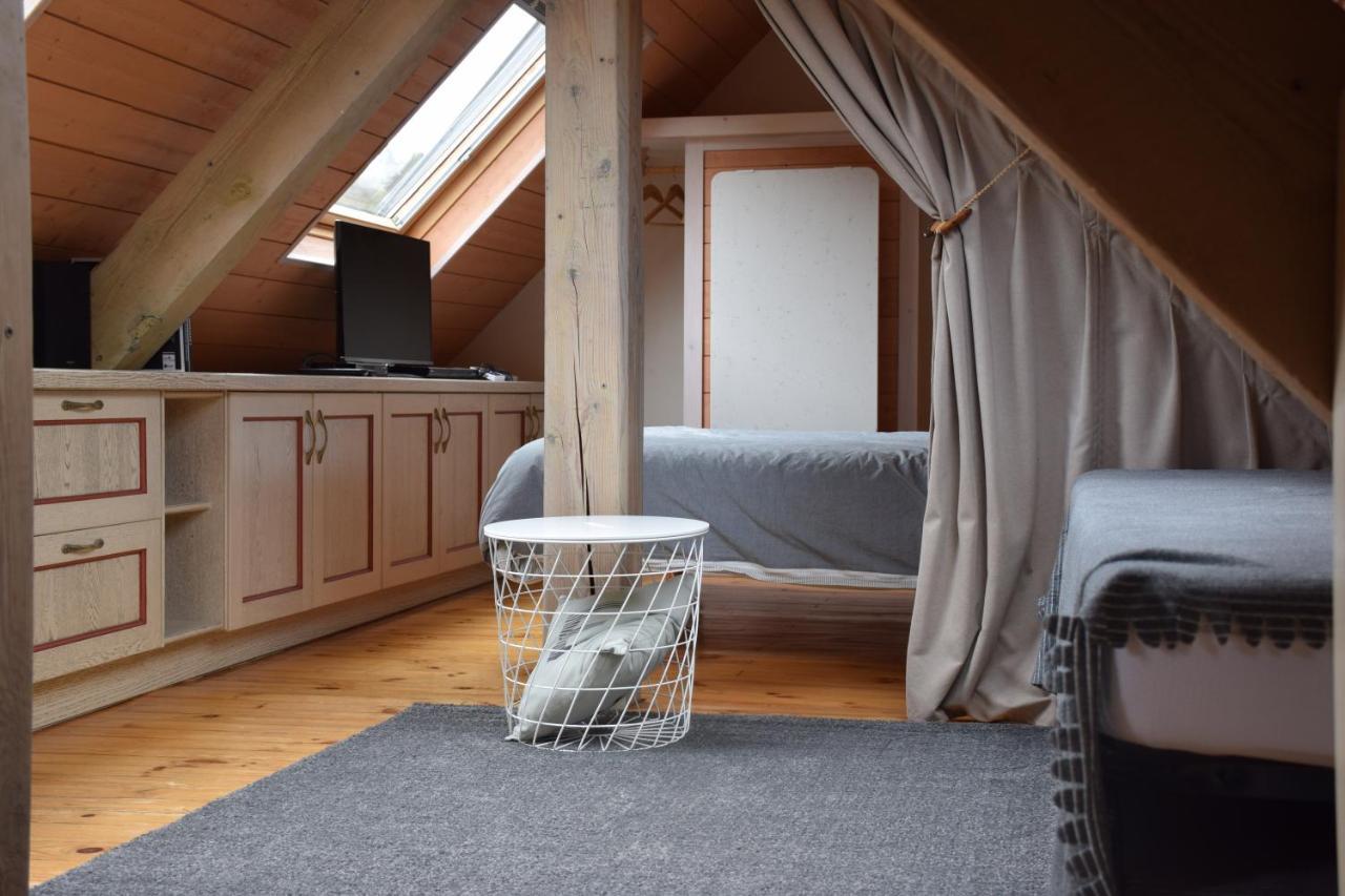 Petit Duplex De Charme Sous Les Toits Du Mont-Dore エクステリア 写真